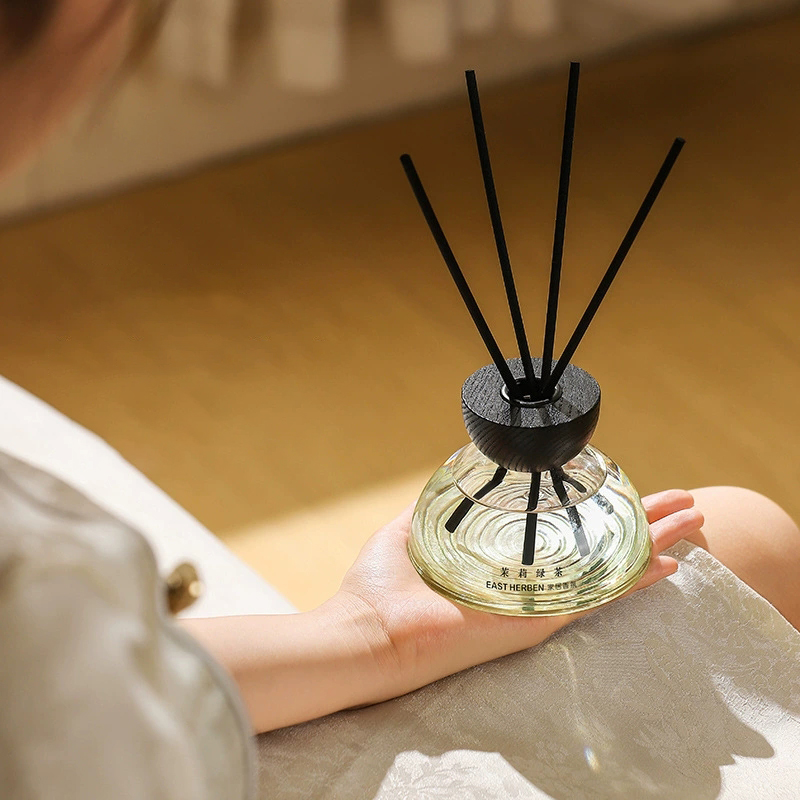 Butelka dyfuzora z patyczkami  – Home Fragrance Reeds recenzja i cena